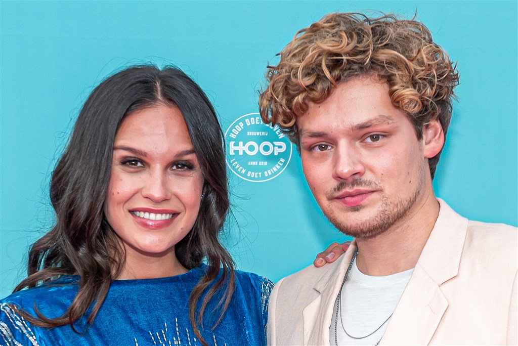 Holly Mae Brood open over seksleven met Soy Kroon